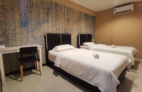 Semporna Hotel | OYO HOME 90667 Chen Room Bs