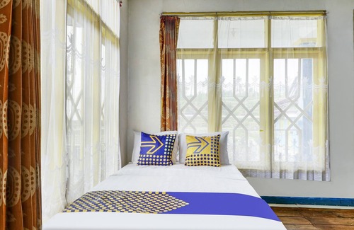 Bandung Hotel | OYO Homes 90991 Eco Tourism Desa Panundaan Ciwidey 2 Syariah