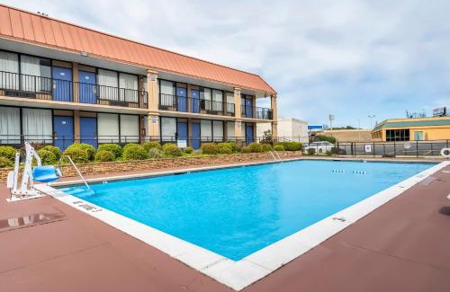 Bossier City Hotel | OYO Hotel Bossier City LA - Red River