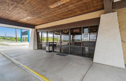 Junction Hotel | OYO Hotel Junction TX I-10