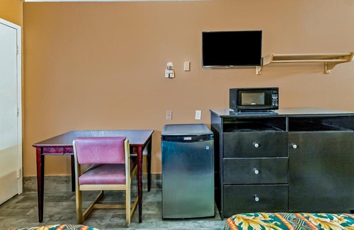 Lake Charles Hotel | OYO Hotel Lake Charles Hwy 10