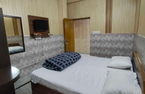 Ghaziabad Hotel | OYO Hotel New Imperial
