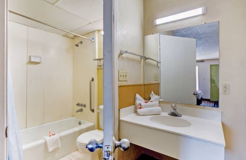 Brent Hotel | OYO Hotel Pensacola I-10 & Hwy 29