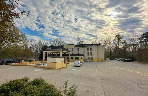 Mount Berry Hotel | OYO Hotel Rome West GA