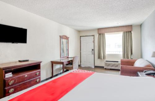 Rosenberg Hotel | OYO Hotel Rosenberg TX I-69
