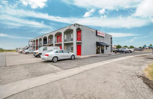 Southside Hotel | OYO Hotel San Antonio Lackland Air Force Base West