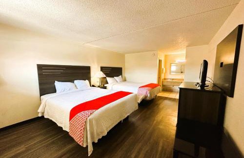 West San Antonio Hotel | Oyo Hotel San Antonio Lackland AFB Seaworld Hwy 90 W