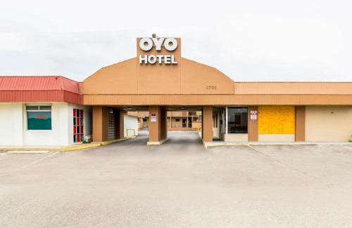 West San Antonio Hotel | Oyo Hotel San Antonio Lackland AFB Seaworld Hwy 90 W