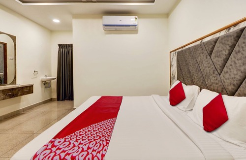 Guntur Hotel | OYO Hotel SS Grand