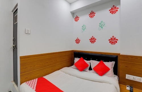 Ahmedabad Hotel | OYO Hotel Sunrise Inn