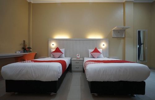 Sukarami Hotel | OYO Life 1299 Balcony Orange Homestay