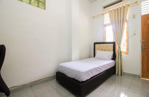 Pekanbaru Hotel | OYO Life 2553 Kost Daya