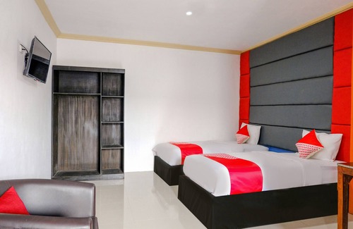 Trenggalek Hotel | OYO Life 2966 Hotel Atriaz