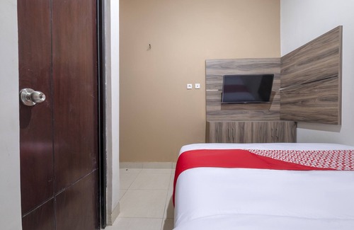 Karawang Hotel | OYO Life 3248 Vision Residence Karawang