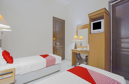 Tulungagung Hotel | OYO Life 90589 Palem Garden Hotel