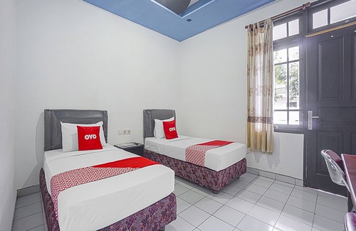 Tulungagung Hotel | OYO Life 90589 Palem Garden Hotel