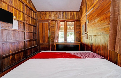 Sendang House | OYO Life 91201 Larasati Homestay Pantai Klayar