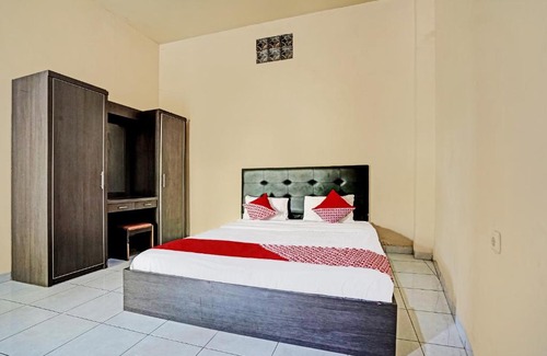 Palembang Hotel | OYO Life 91873 Nugraha Kost