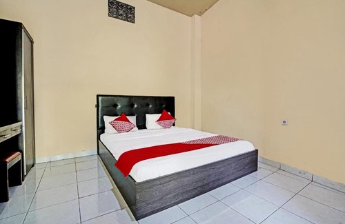 Palembang Hotel | OYO Life 91873 Nugraha Kost