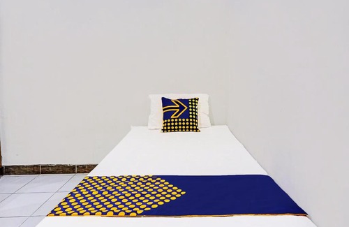 Pandaan Hotel | OYO Life 91896 Kost Bu Dewi Syariah