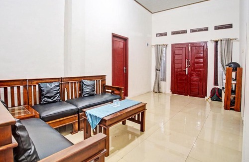 Bandar Lampung Hotel | OYO LIFE 92034 Jay Homestay Syariah