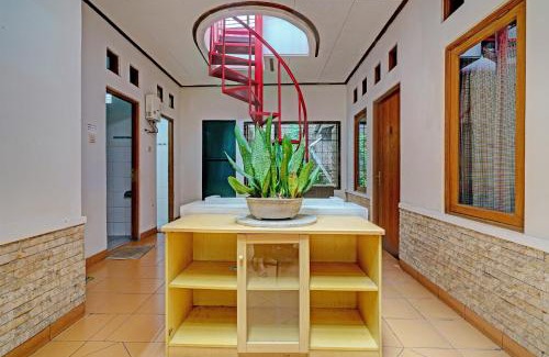 Pasirkaliki Hotel | OYO Life 92589 Geusan Ulun Residence
