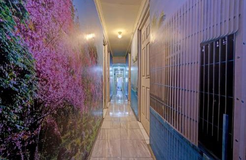 West Semarang Hotel | OYO Life 92877 Hotel Rainbow 7296