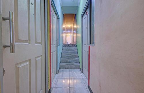 West Semarang Hotel | OYO Life 92877 Hotel Rainbow 7296