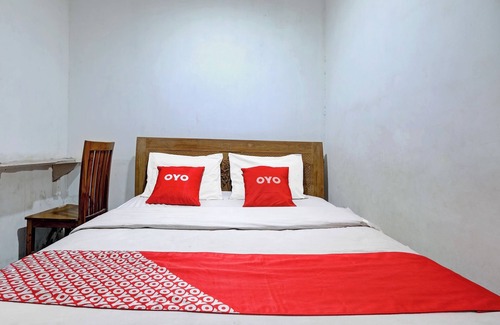 West Semarang Hotel | OYO Life 92877 Hotel Rainbow 7296