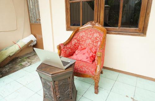 Bawean Island Hotel | OYO Life 93055 Fathin Hotel
