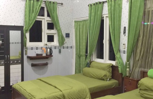 Bawean Island Hotel | OYO Life 93055 Fathin Hotel