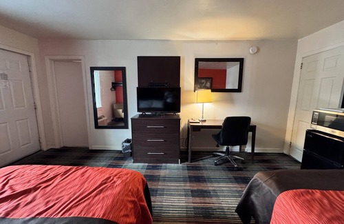 Ashland Hotel | OYO Palm Leaf Motel