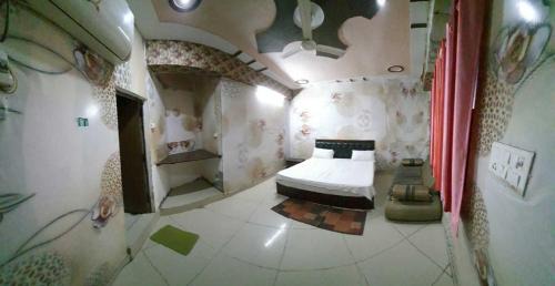 Modinagar Hotel | OYO Ramnagar Hotel