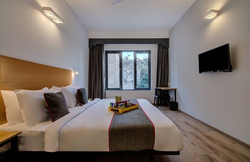 Lakdi Ka Pul Hotel | OYO Townhouse PEARL REGENCY