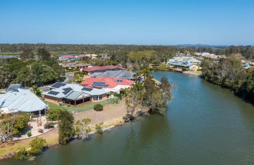 Yamba House | Oyster Cove Sunset - LJ Hooker Yamba