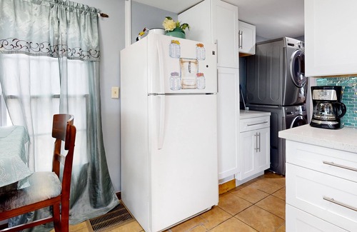 Port Isabel House | Oyster Drive Bungalow | House in Port Isabel with SpaceX Views!