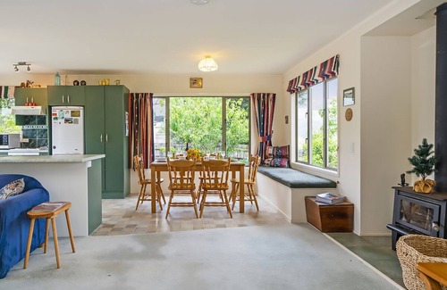 Cooks Beach Cottage | Oyster Haven - Cooks Beach Holiday Home