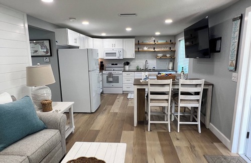 Englewood Cottage | Oystercatcher at Shorebirds, Bikes and Kayaks 3 minutes walk to beach!