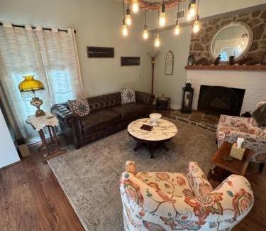 Mountain View Hotel | Ozark Country Inn