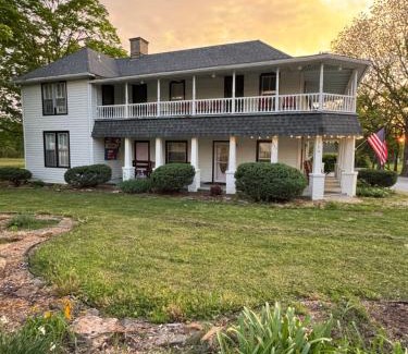 Mountain View Hotel | Ozark Country Inn