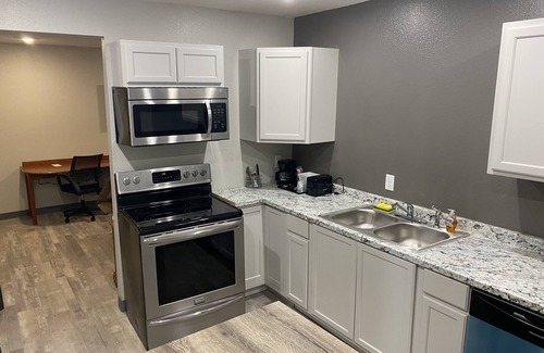 Ozark Hotel | Ozark Inn & Suites