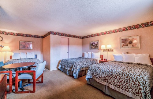 Mountain View Hotel | Ozark Junction mountain view by OYO
