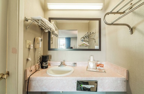 Mountain View Hotel | Ozark Junction mountain view by OYO