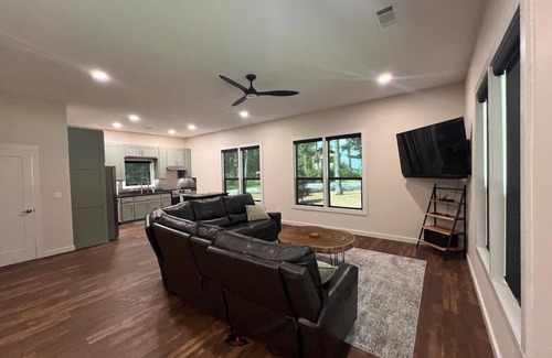 Jasper House | Ozark Vista Retreat - Ozark views and modern style