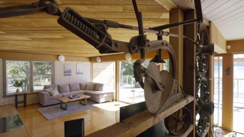 Harrison Hot Springs Villa | Ozarks Luxurious Lakeside Villa at Harrison Lake