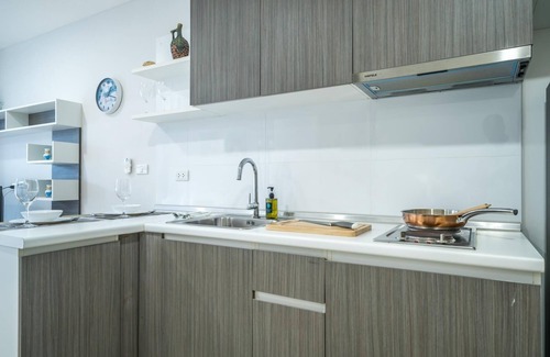 Kata Apartment | Ozone Kata Condo - great location, rooftop pool