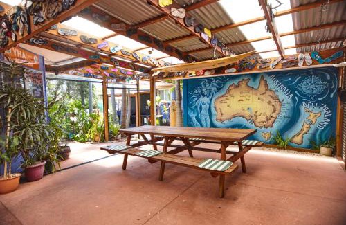 Port Macquarie Hostel | Ozzie Pozzie Backpackers