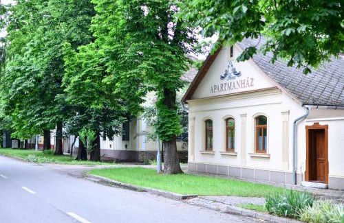 Mako Apartment | Páva Apartmanház