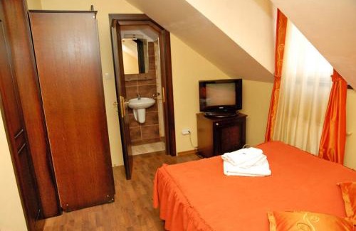 Odorheiu Secuiesc House | Páva City