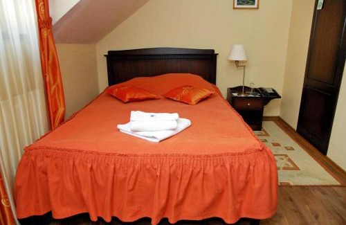 Odorheiu Secuiesc House | Páva City